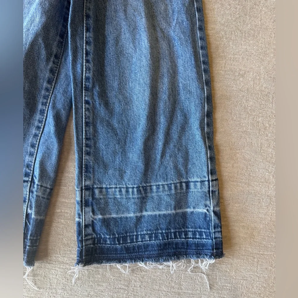 GAP Toddler Girls Denim Overalls Size 4Y Wide Leg Cropped Raw Hem - Picture 2 of 6